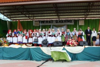 Zdjęcie przedstawia zespół śpiewaczy z Kaszew, Siemkienic i Rustowa