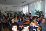 Zdjęcie przedstawia widzów konferencji w  Zespole Szkół Agroprzedsiębiorczości w Mieczysławowie